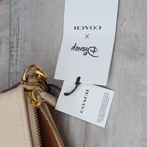 Coach Disney Minnie Kitt NWT - Picture 11 of 15